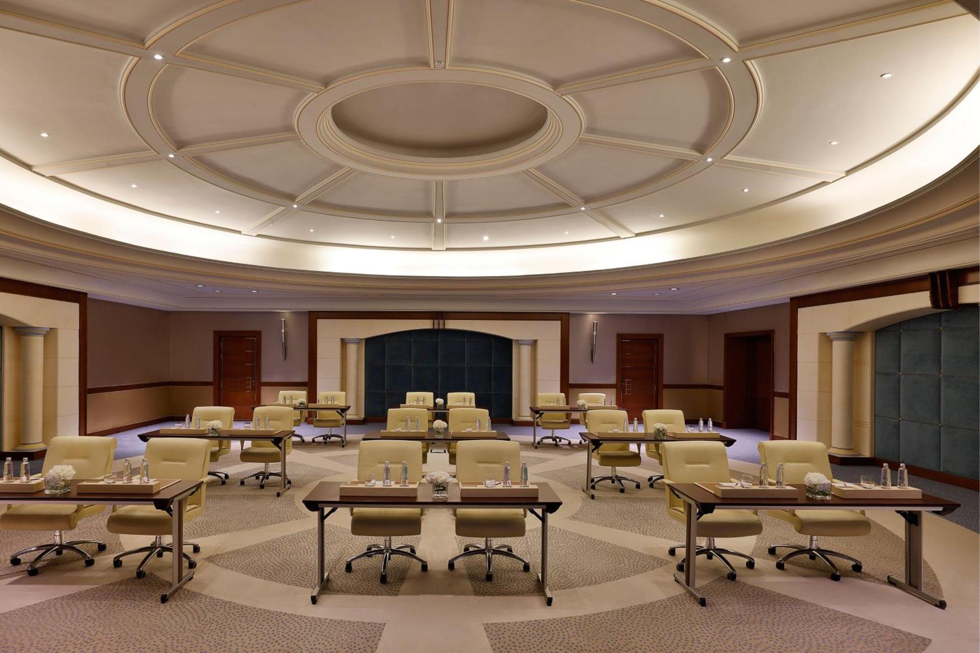 The Ritz-Carlton Jeddah Hotel Buitenkant foto Meeting room