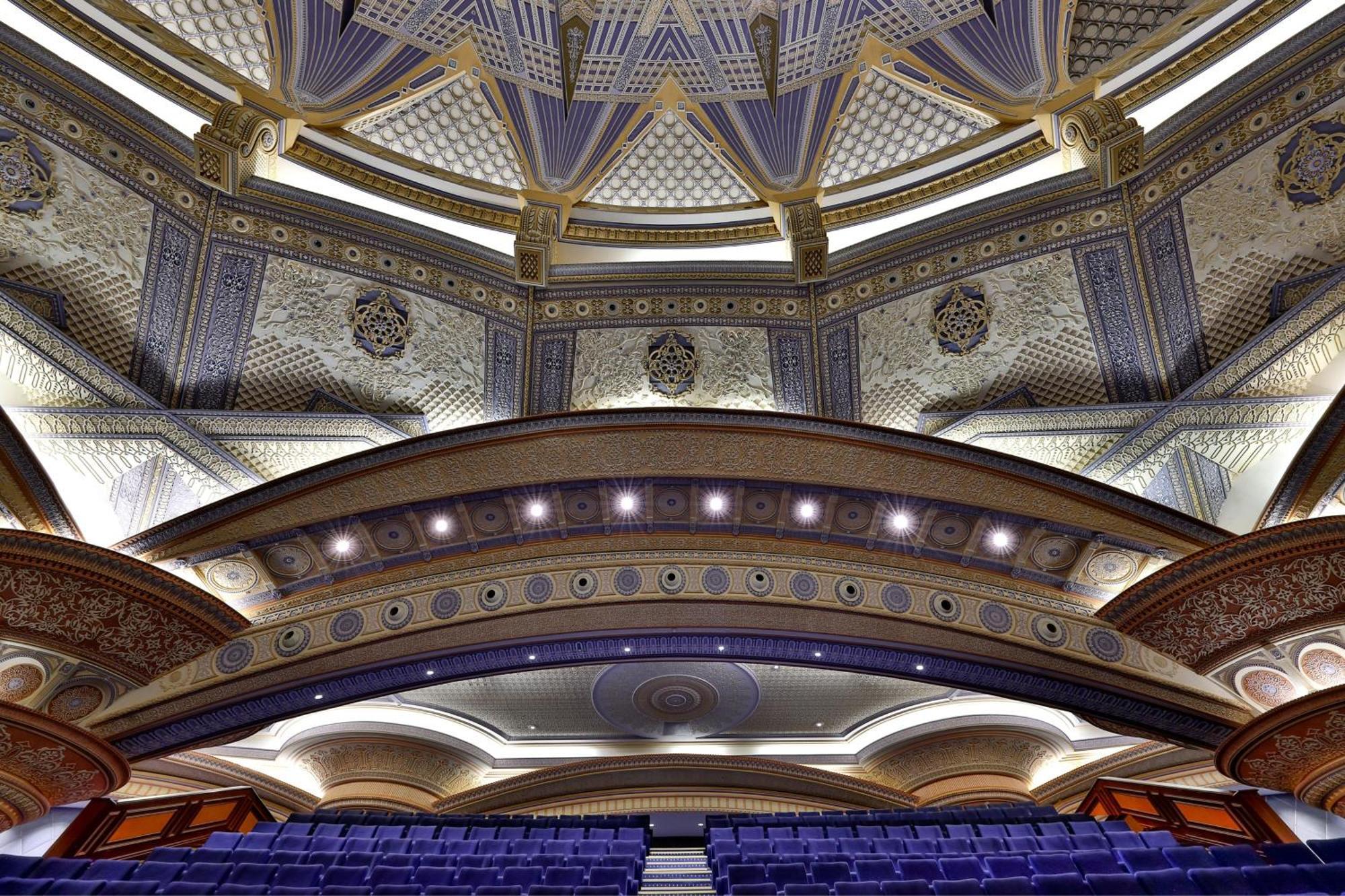 The Ritz-Carlton Jeddah Hotel Buitenkant foto The interior of the main auditorium