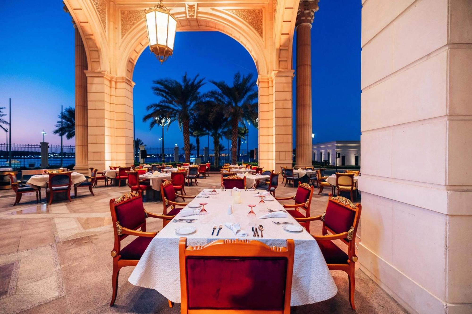 The Ritz-Carlton Jeddah Hotel Buitenkant foto The Beach Restaurant